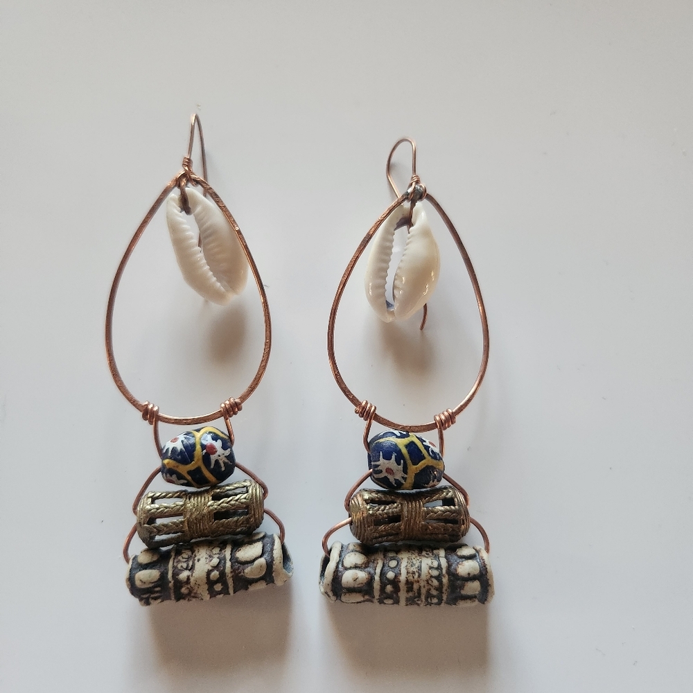 Rework Creative Handcrafted Cowrie Shell Bead  Copper Wire Earrings. 